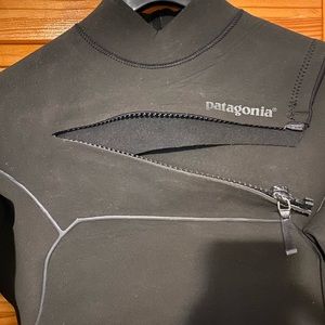 Men’s Patagonia R1 (3/2.5 mm) Front-Zip Full Suit Wetsuit, Large, Black